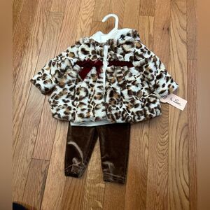 Little Lass Baby Girl Leopard Print Fleece Outfit NWT